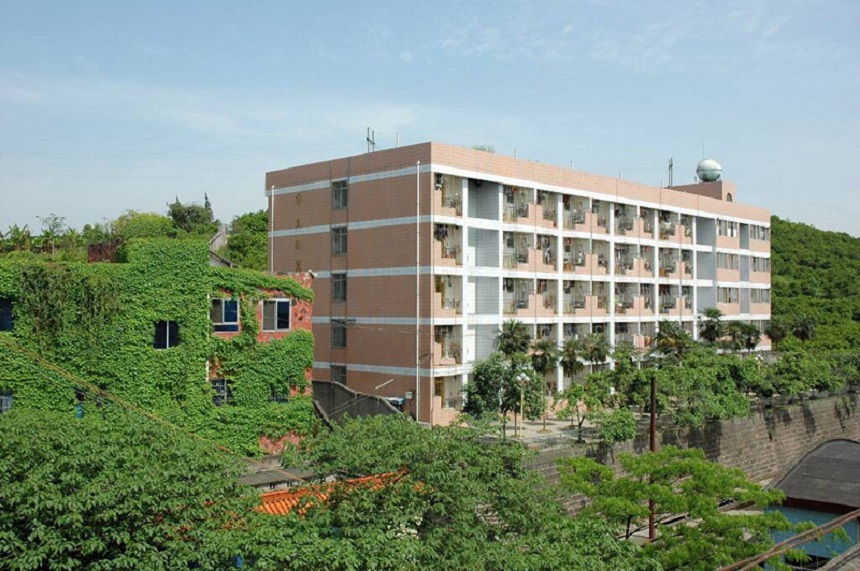蒲江中學(xué)住校生周末如何管理？