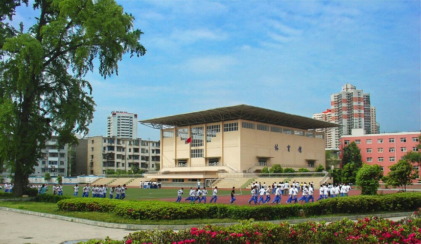 成都市第八中學(xué)2019年中考錄取分?jǐn)?shù)線是多少？