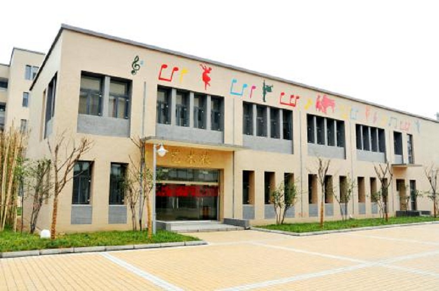 德陽東電中學(xué)校園環(huán)境好不好？宿舍環(huán)境怎么樣？