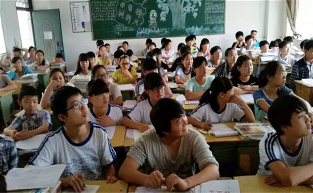 巴中四中學(xué)校環(huán)境怎么樣？