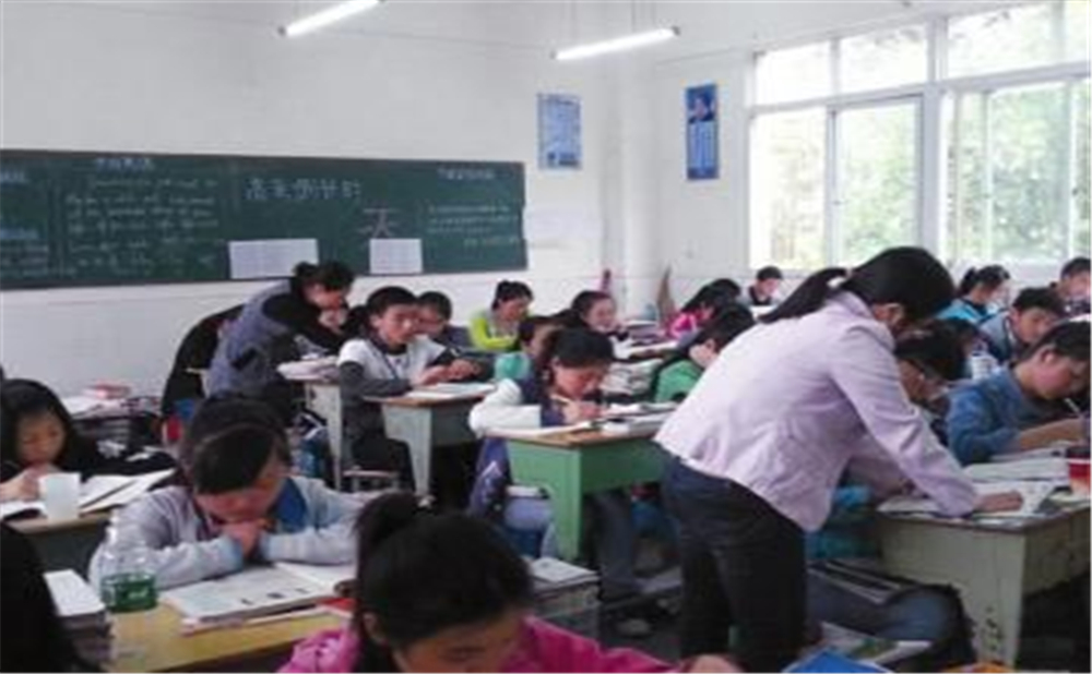 奇章中學(xué)2020年中考錄取分?jǐn)?shù)線是多少分？