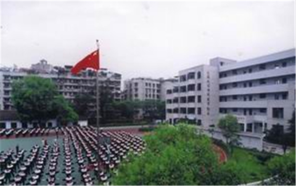 成都第十七中學(xué)高中部錄取分?jǐn)?shù)線(xiàn)是多少？