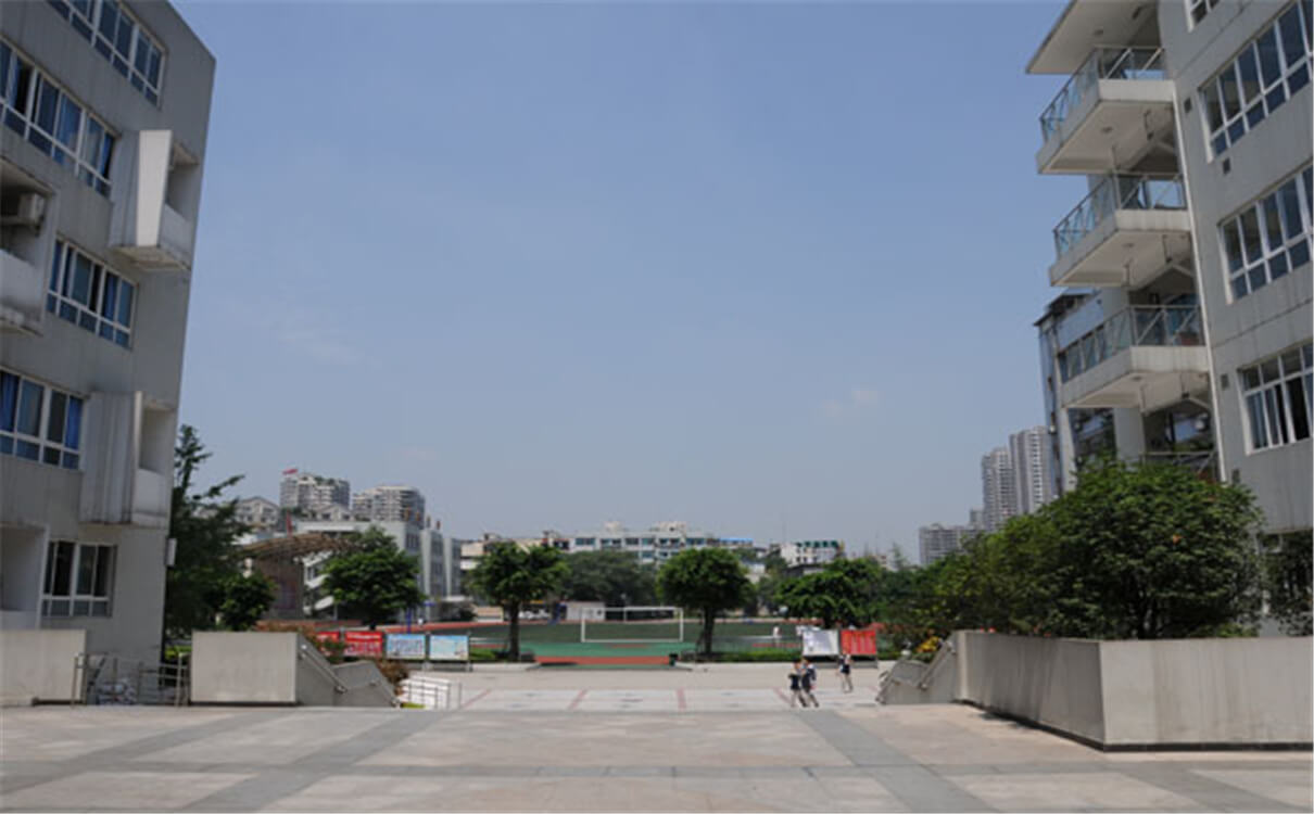 成都鐵路中學高中部的錄取分數(shù)是多少？