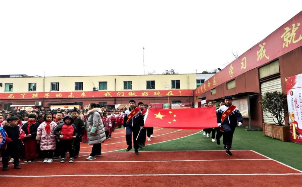 成都文武學(xué)校去年的錄取分?jǐn)?shù)線是多少？