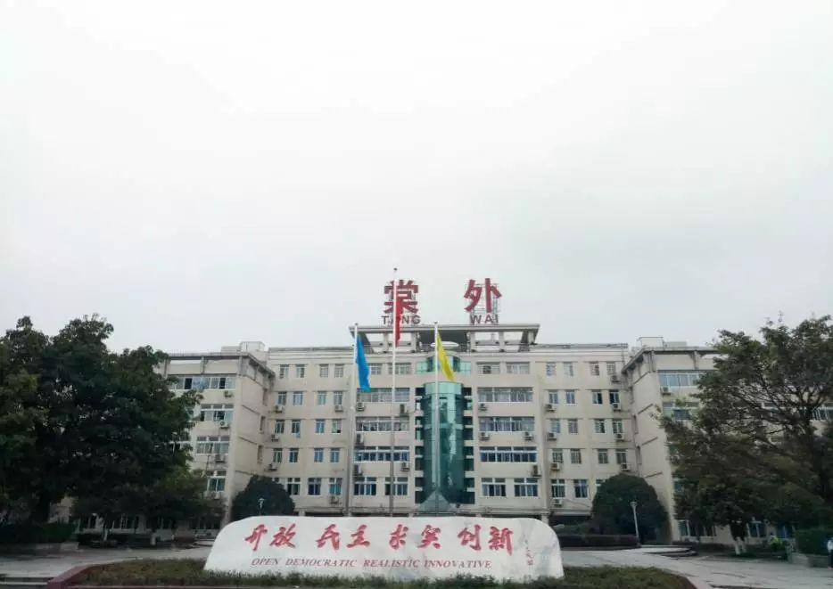 成都棠湖外國(guó)語學(xué)校近三年的錄取分?jǐn)?shù)線是多少？