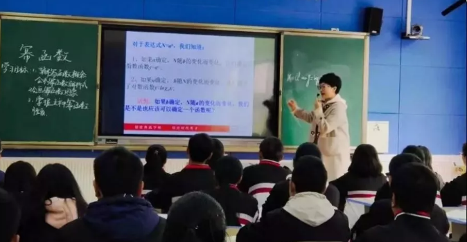 蒲江中學(xué)近三年的錄取分?jǐn)?shù)線是多少？