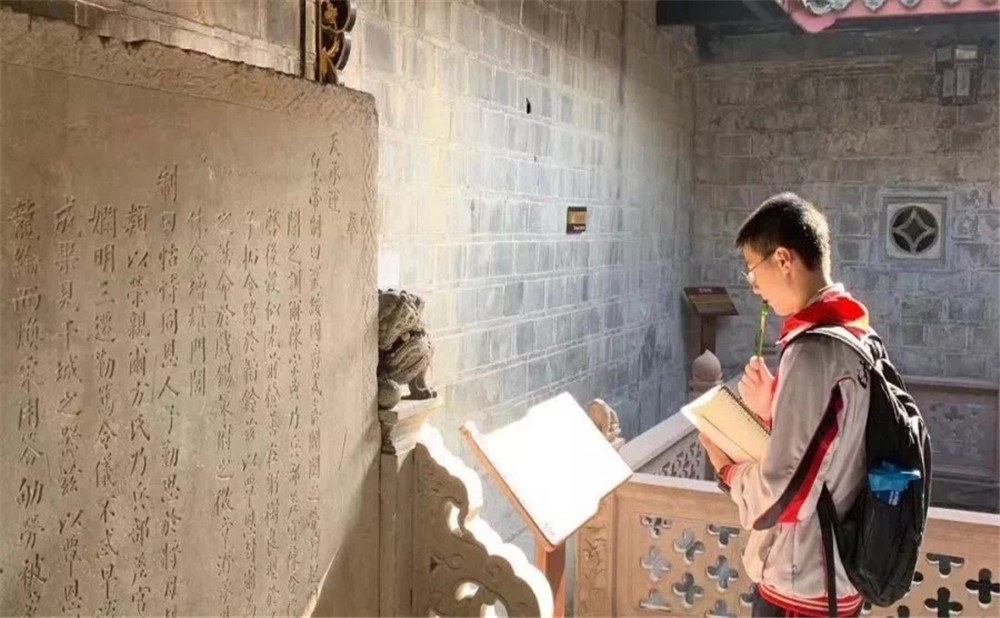 四川師范大學(xué)附屬中學(xué)本科升學(xué)率是多少？