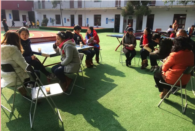 成都市第三十三中學(xué)高中一年的學(xué)費是多少？"image.png"