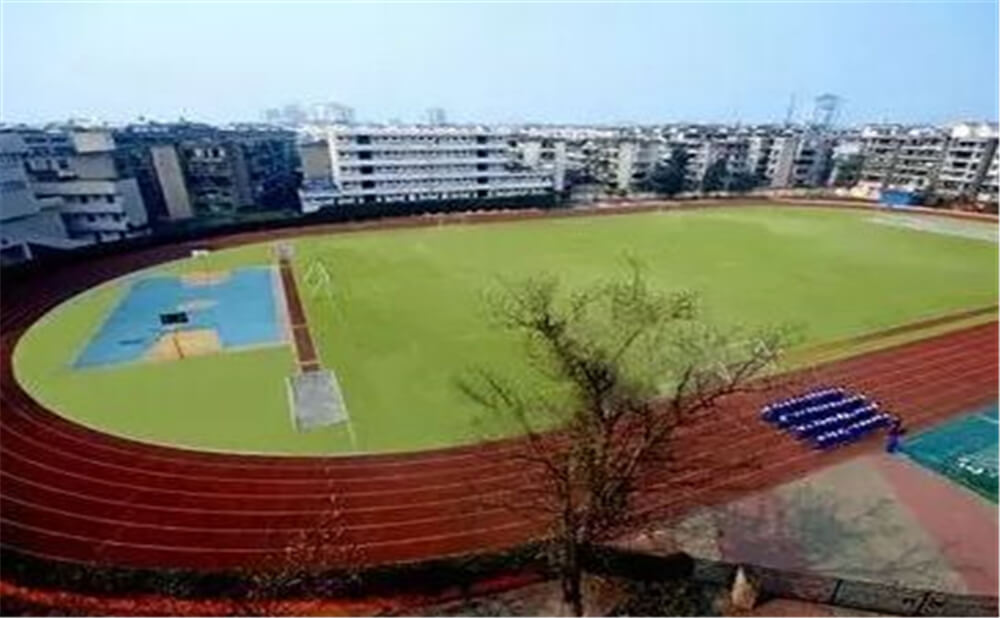 成都實(shí)外新都五龍山學(xué)校的住宿怎么樣？