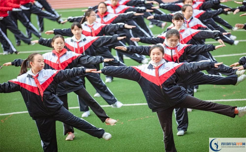 成都西川中學(xué)高中部的錄取分?jǐn)?shù)是多少？