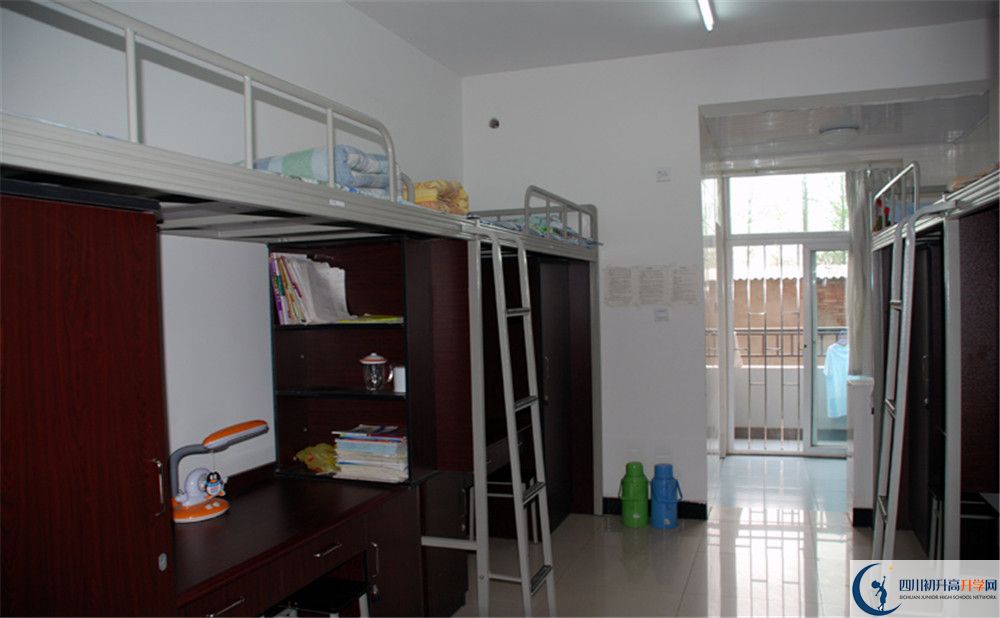 成都樹德中學光華校區(qū)的高中住宿好不好？