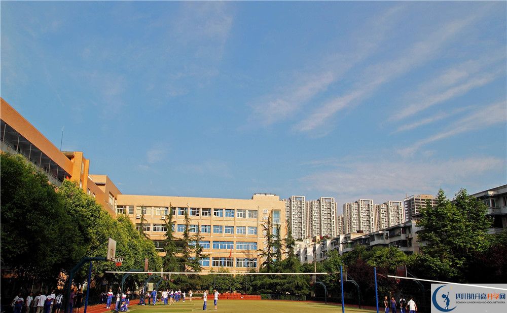 成都大學(xué)附屬中學(xué)的宿舍好不好？