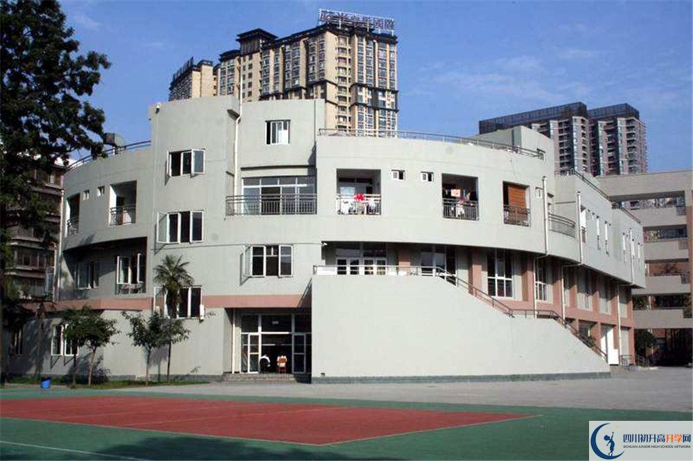 成都市鹽道街中學(xué)高中歷年來的分?jǐn)?shù)線是多少？