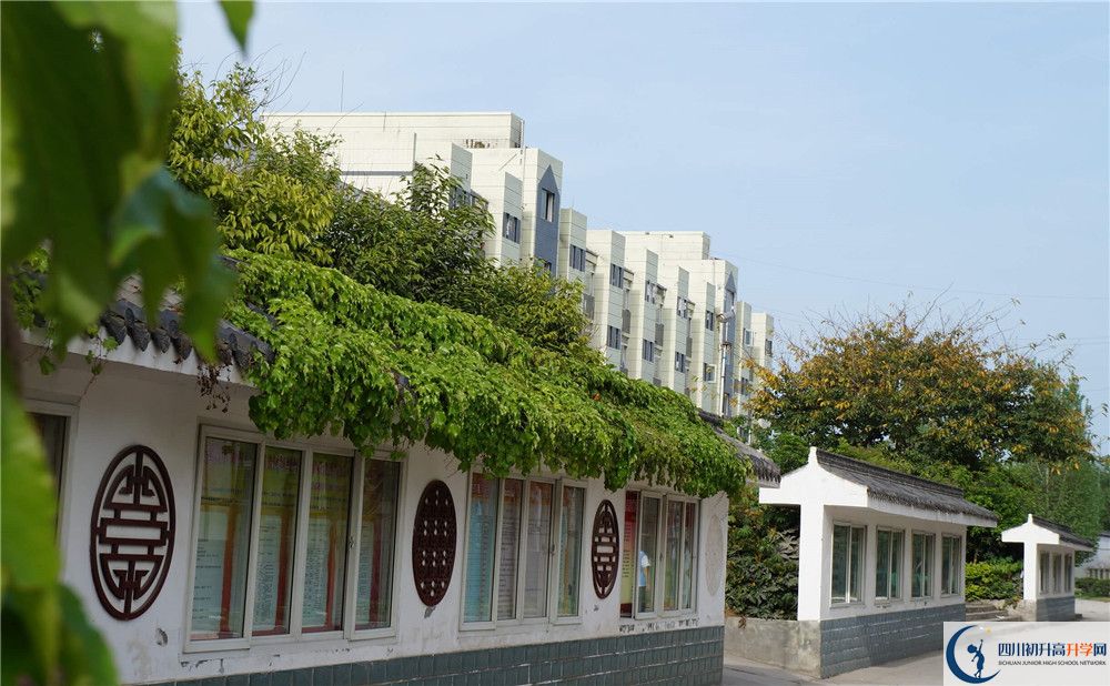 高板中學(xué)住宿費(fèi)用是多少？