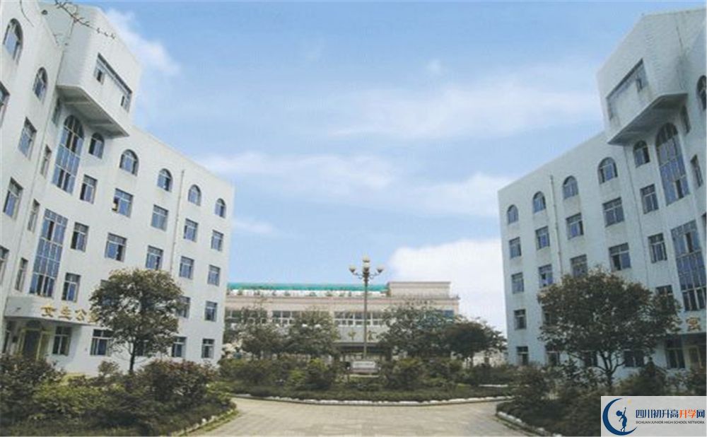 彭州中學(xué)在全國高中排名是多少？