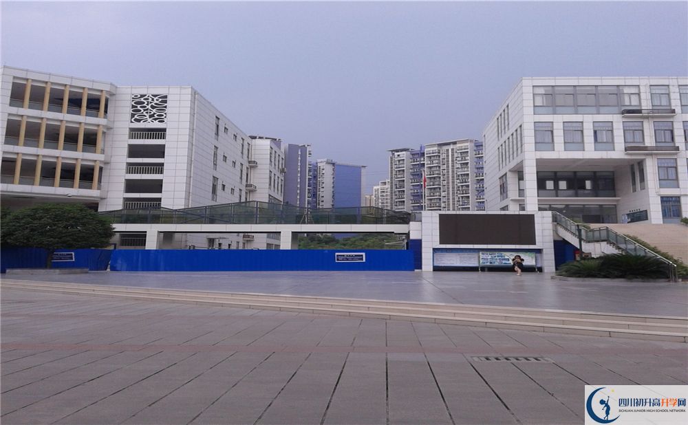 成都市第三中學(xué)高中分班考試難嗎？