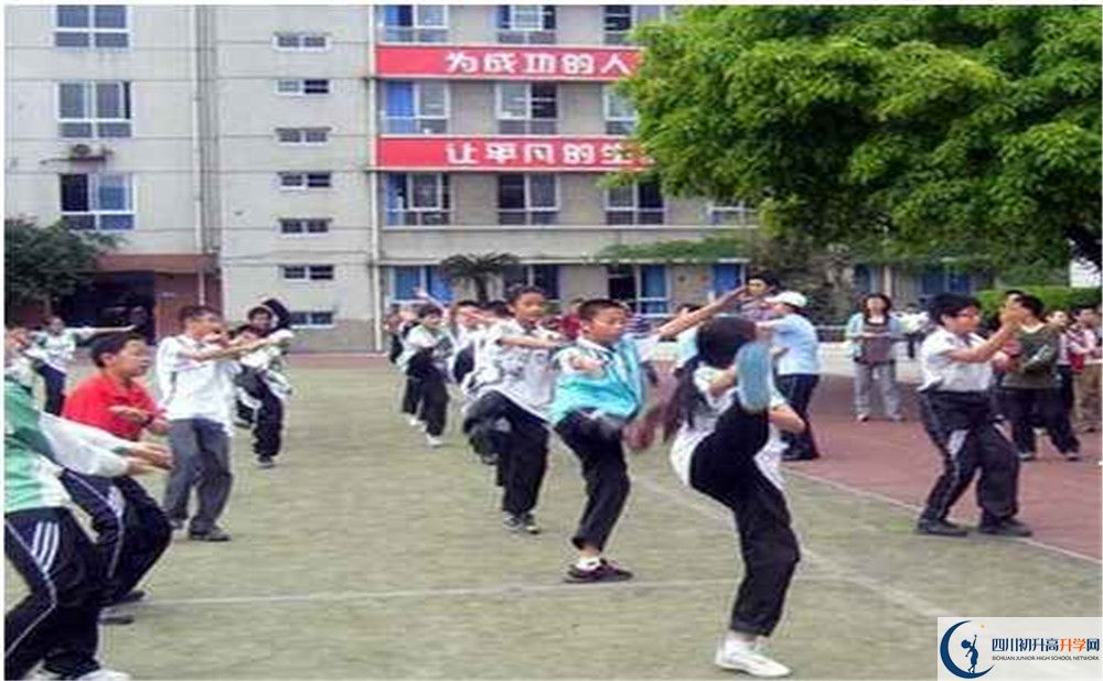 成都玉林中學(xué)實(shí)驗(yàn)班學(xué)費(fèi)貴嗎？