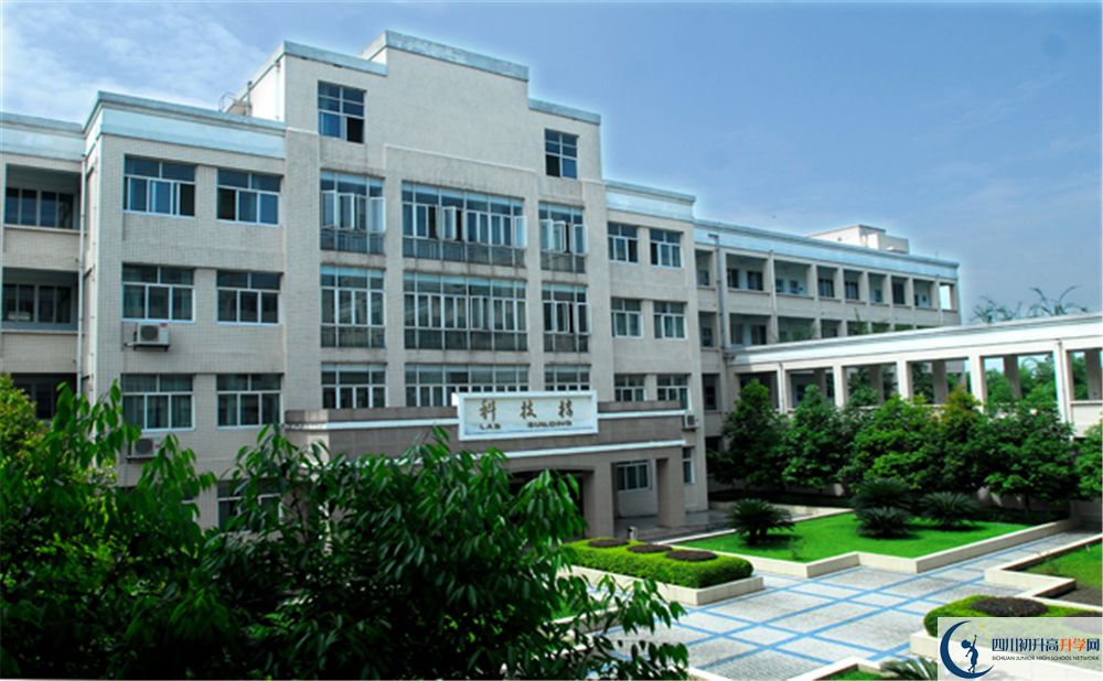 成都棠湖外國語學校在校學生總人數(shù)是多少？
