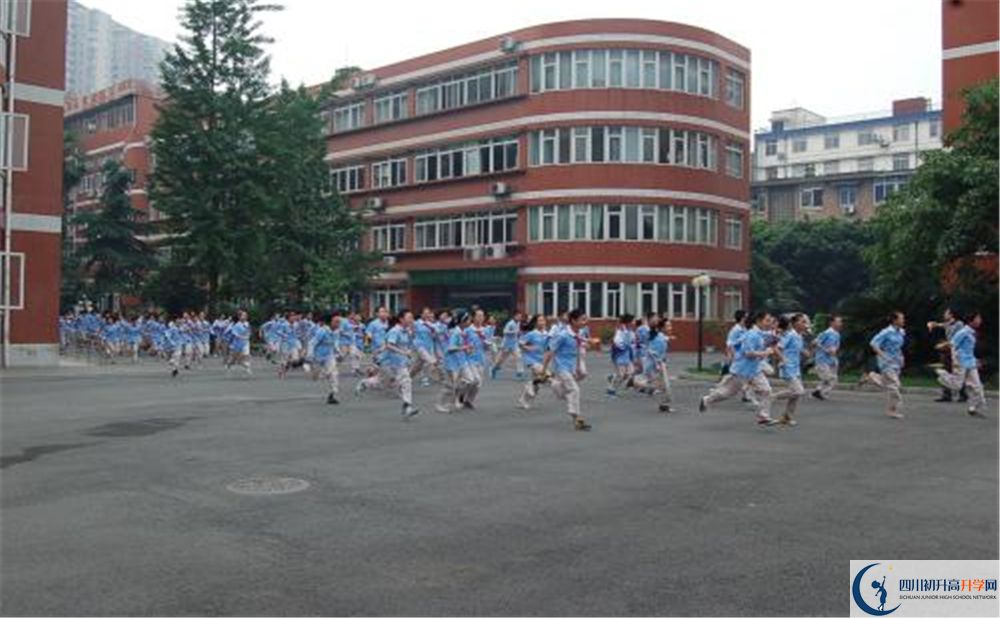 北師大成都實(shí)驗(yàn)中學(xué)住宿條件怎么樣？
